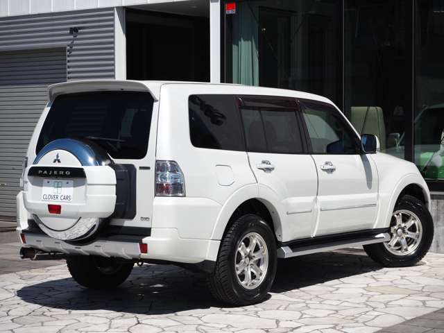 Mitsubishi Pajero 11
