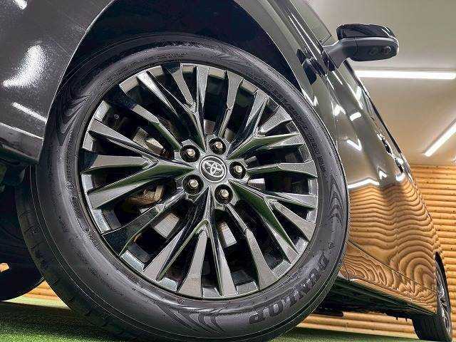 Toyota Vellfire 12