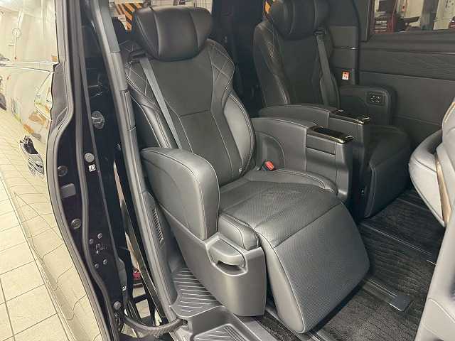 Toyota Vellfire 10