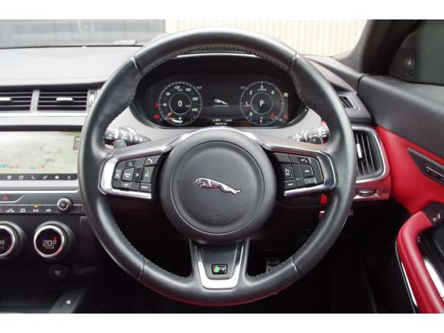 Jaguar E-Pace 6