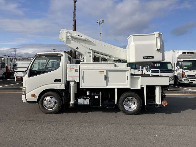 Hino Dutro 2