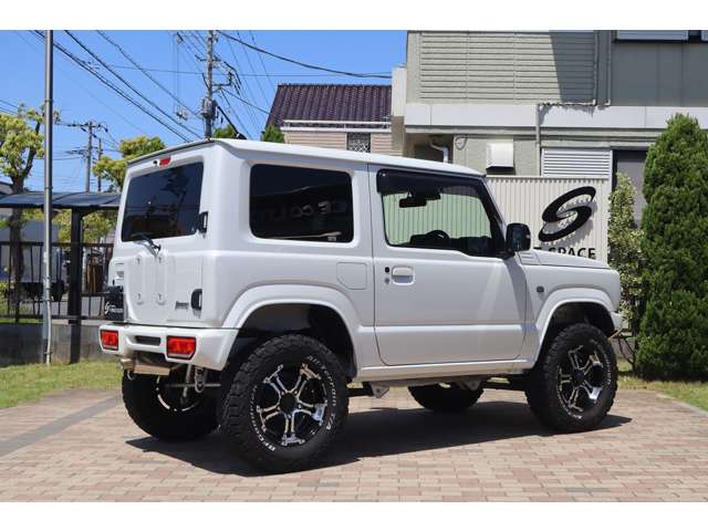 Suzuki Jimny 12