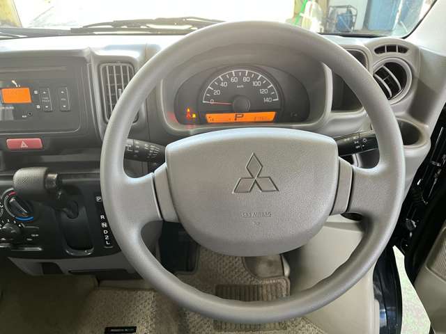 Mitsubishi Minicab Van 3