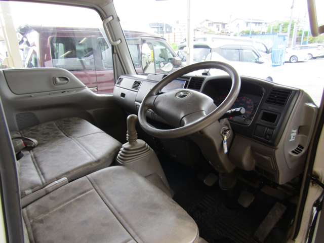 Mazda Titan Dash 5