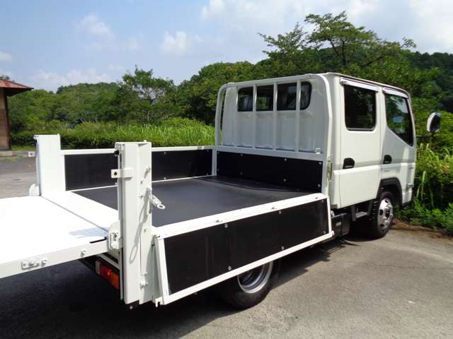 Mitsubishi Fuso Canter 9