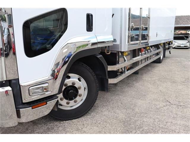 Isuzu Forward 9