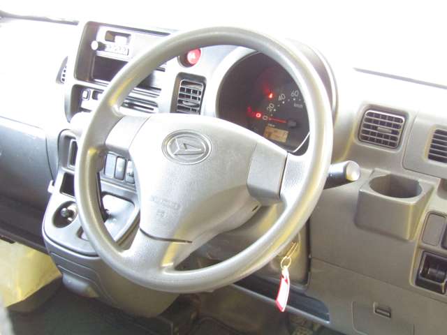 Daihatsu Hijet Cargo 5