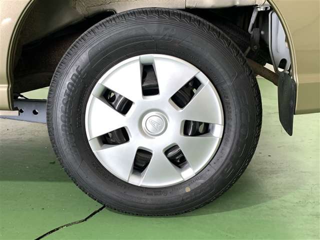 Daihatsu Hijet Deck Van 6