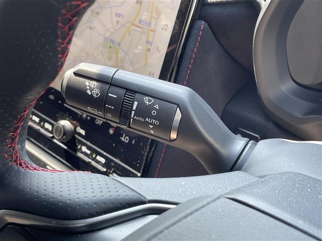 Lexus LBX 11