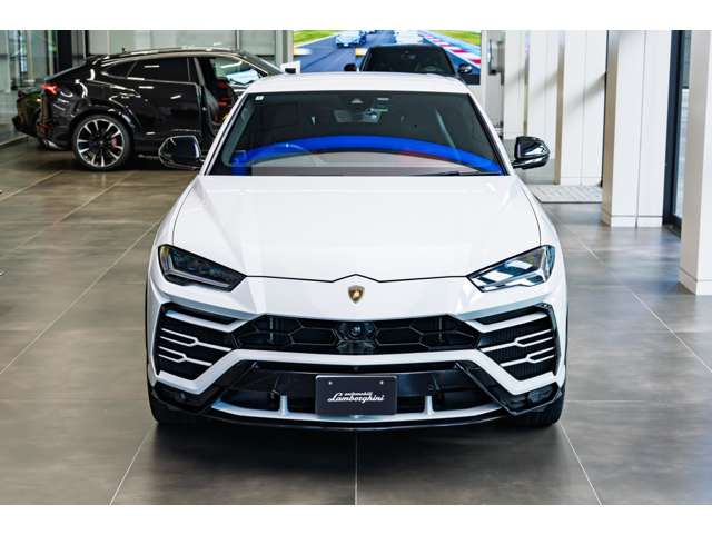 Lamborghini ウルス 3