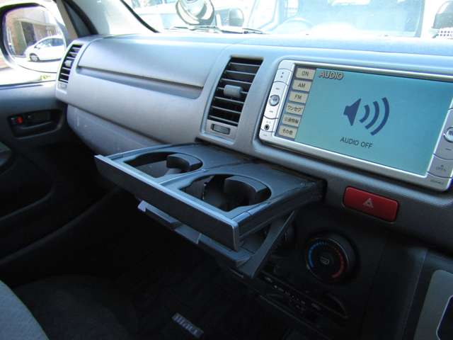 Toyota Hiace Van 12