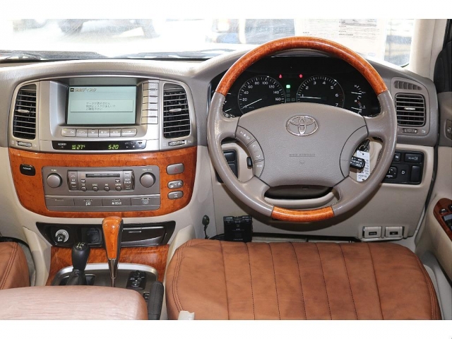 Toyota Land Cruiser Cygnus 12