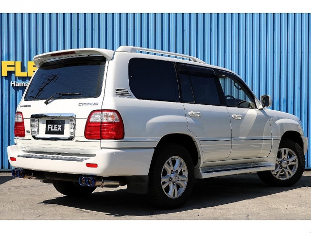 Toyota Land Cruiser Cygnus 3