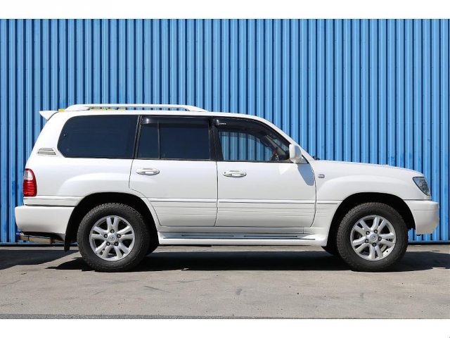 Toyota Land Cruiser Cygnus 7