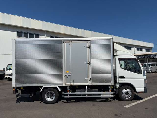 Mitsubishi Fuso Canter 9