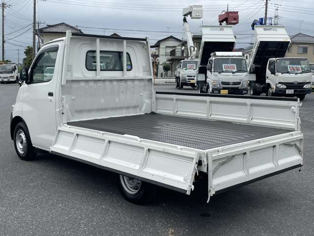 Toyota Light Ace Truck 12