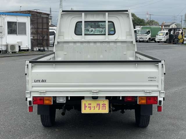 Toyota Light Ace Truck 6