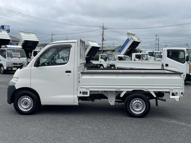 Toyota Light Ace Truck 8