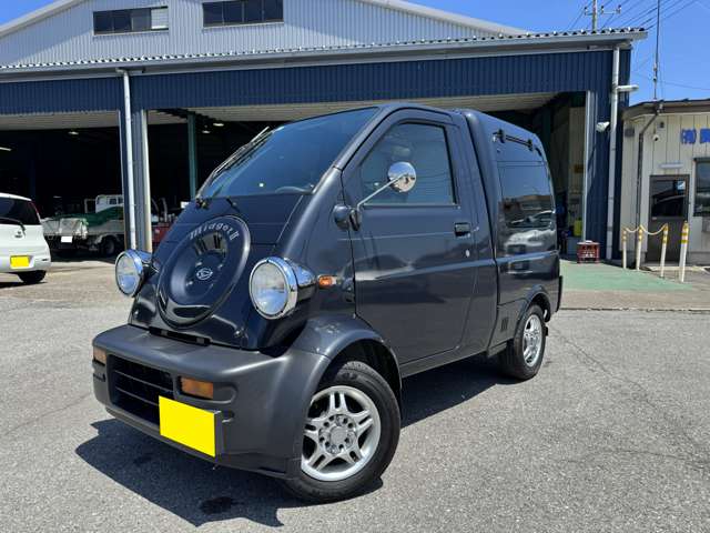Daihatsu Midget II 3