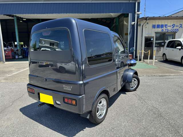 Daihatsu Midget II 4