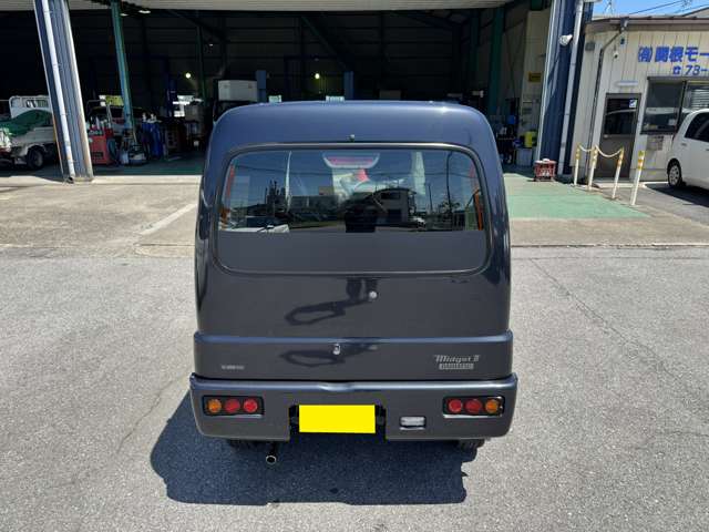 Daihatsu Midget II 8