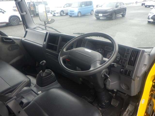 Isuzu Elf 6