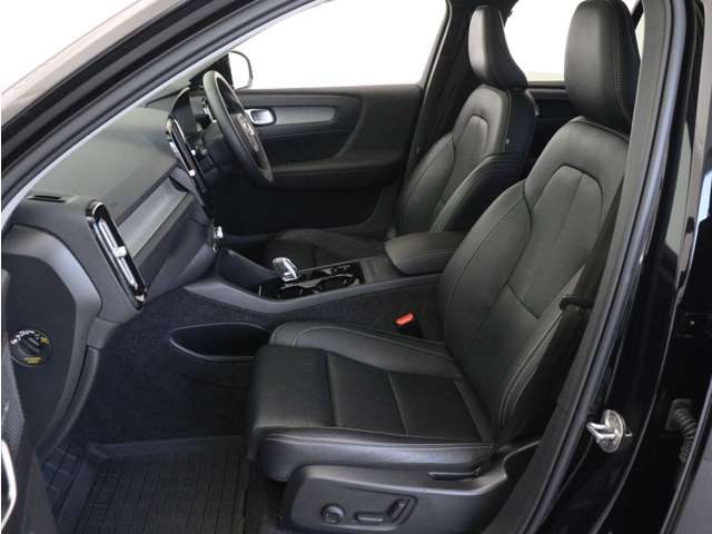 Volvo XC40 12