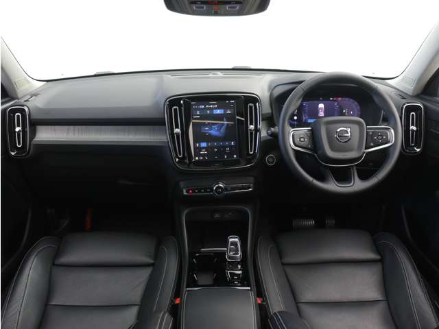 Volvo XC40 4