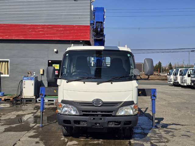 Hino Dutro 3