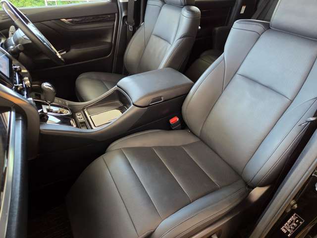 Toyota Vellfire 12
