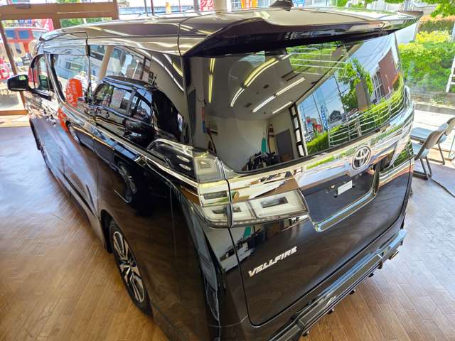 Toyota Vellfire 6