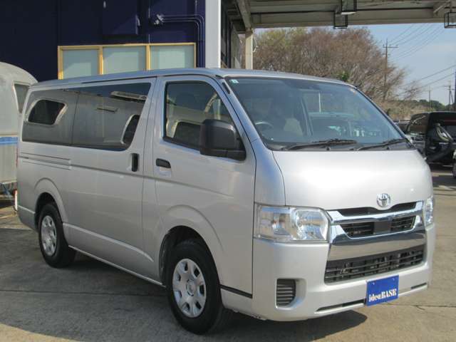 Toyota Hiace Van 6