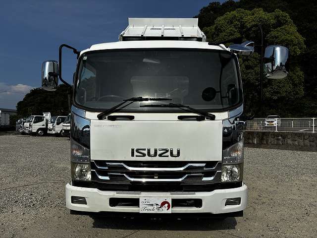 Isuzu Forward 2