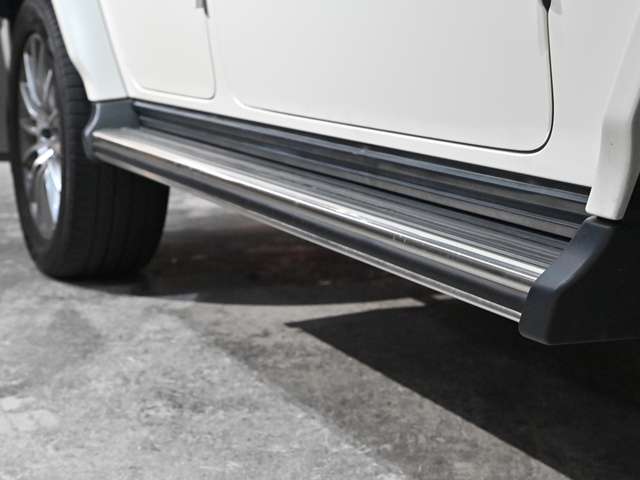 Mercedes-Benz G-Class 10