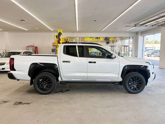 Mitsubishi Triton 11
