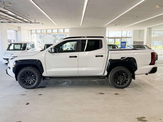 Mitsubishi Triton 12