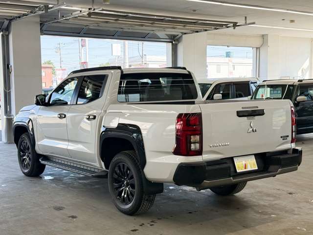 Mitsubishi Triton 8