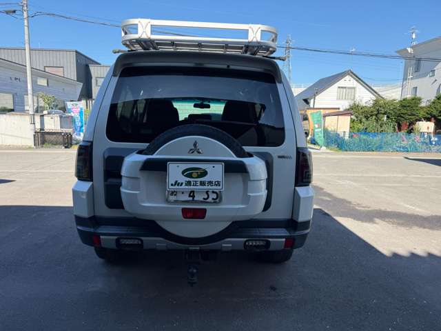 Mitsubishi Pajero 8