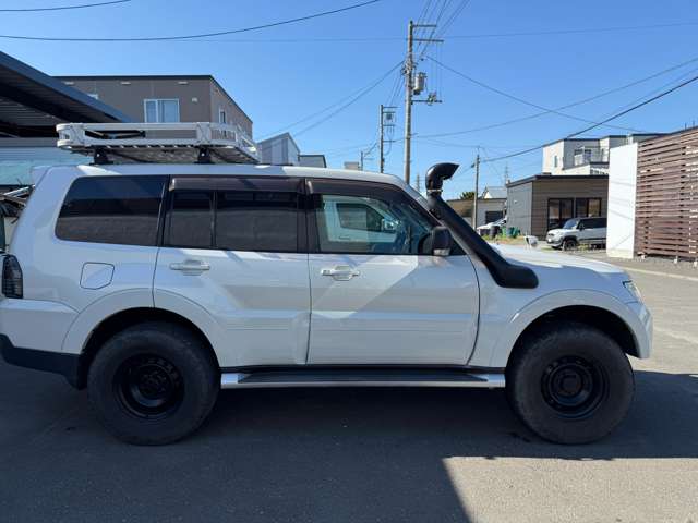 Mitsubishi Pajero 10