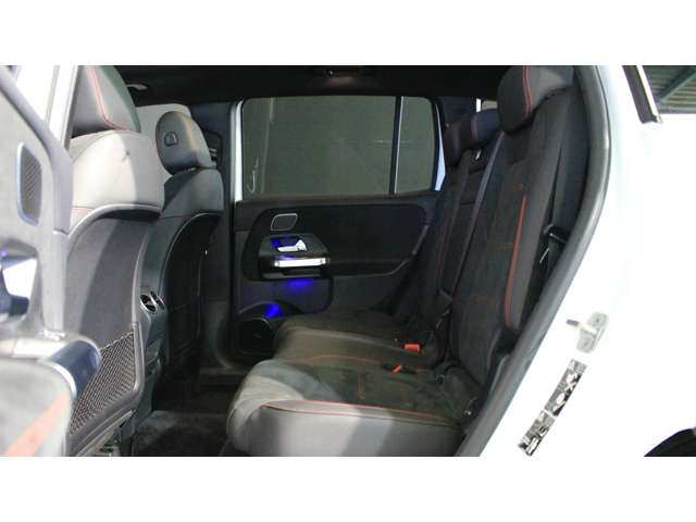 Mercedes-Benz GLB 12