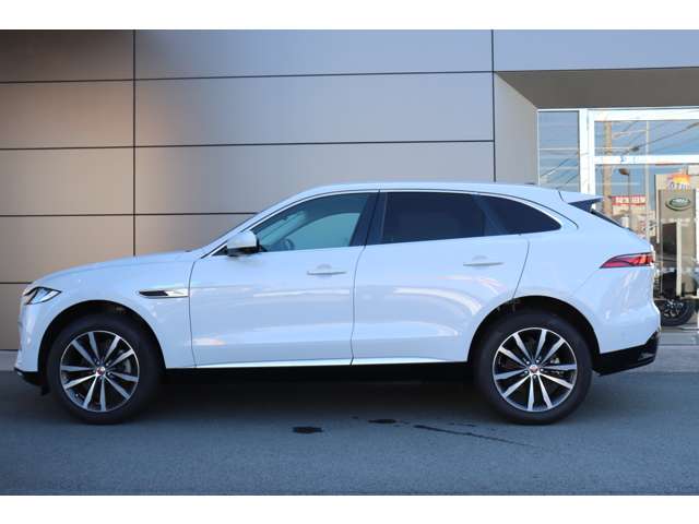 Jaguar F-Pace 11