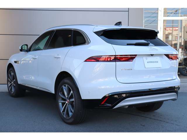 Jaguar F-Pace 8