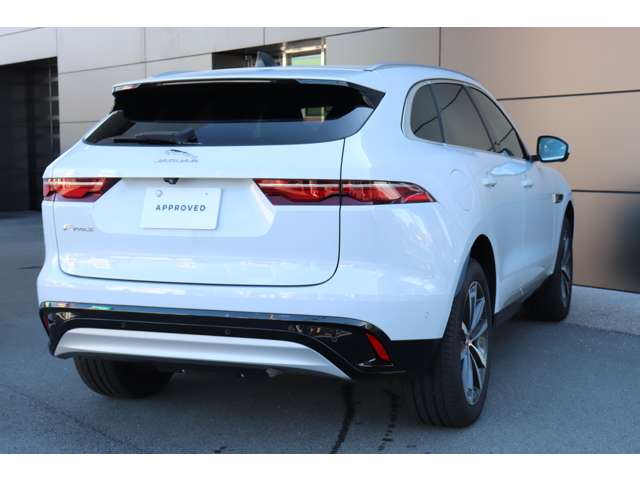 Jaguar F-Pace 9