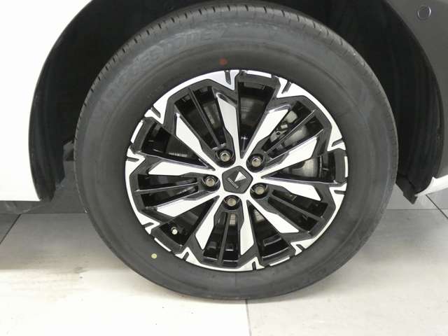 Toyota Sienta 9