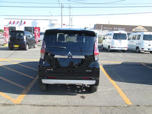 Mitsubishi eK X 6