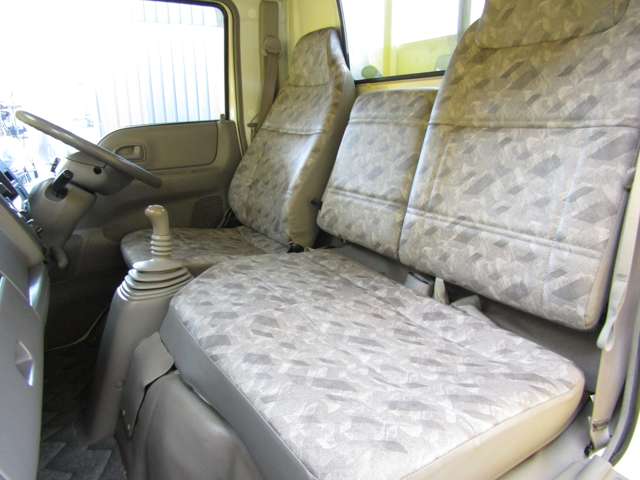 Mazda Titan Dash 7