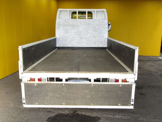 Mazda Titan Dash 8