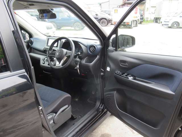 Mitsubishi eK X 9