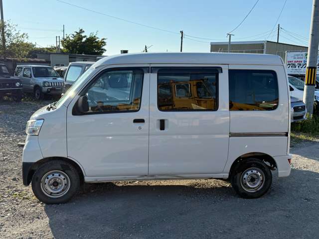 Daihatsu Hijet Cargo 11