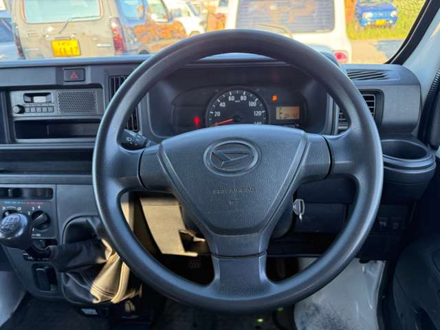 Daihatsu Hijet Cargo 12